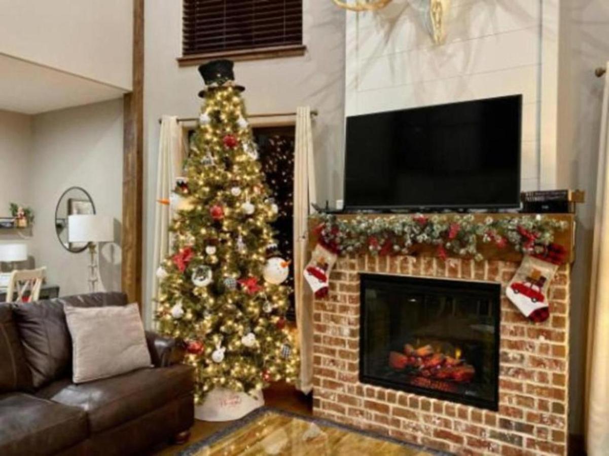 فيلا Premier Retreat With Hot Tub, Theater & Pool Table هوليستر المظهر الخارجي الصورة