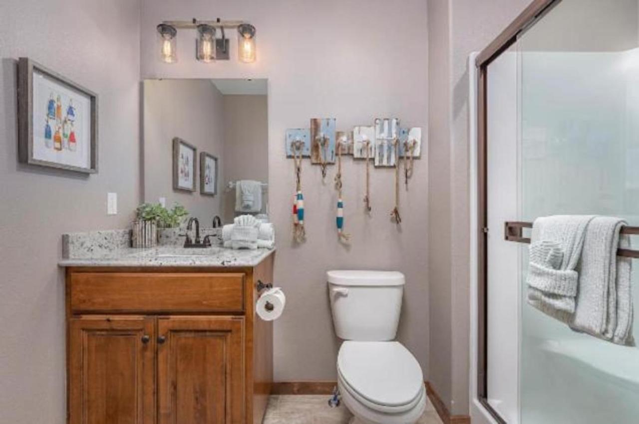 فيلا Premier Retreat With Hot Tub, Theater & Pool Table هوليستر المظهر الخارجي الصورة