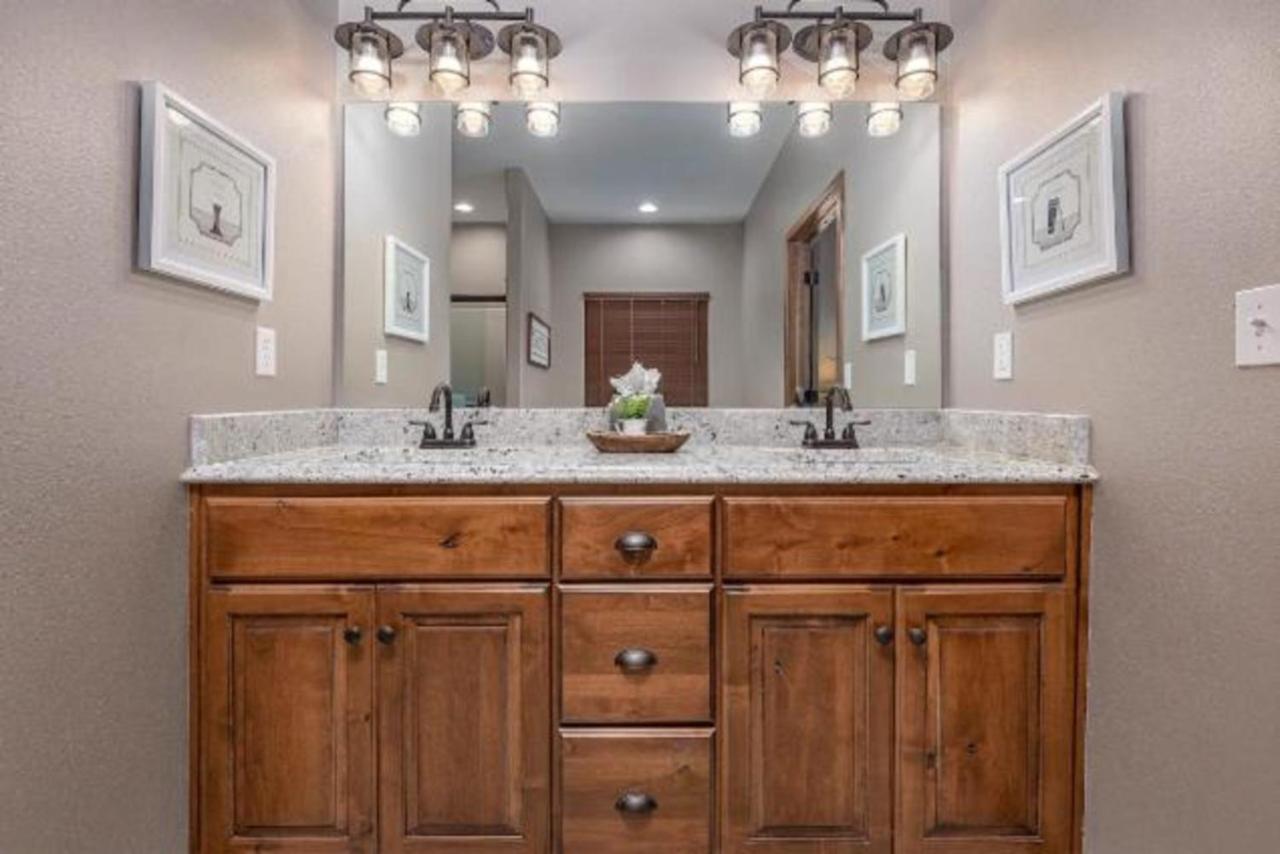 Spacious Home In Branson - 8 Bed, 6 Bath & Hot Tub هوليستر المظهر الخارجي الصورة