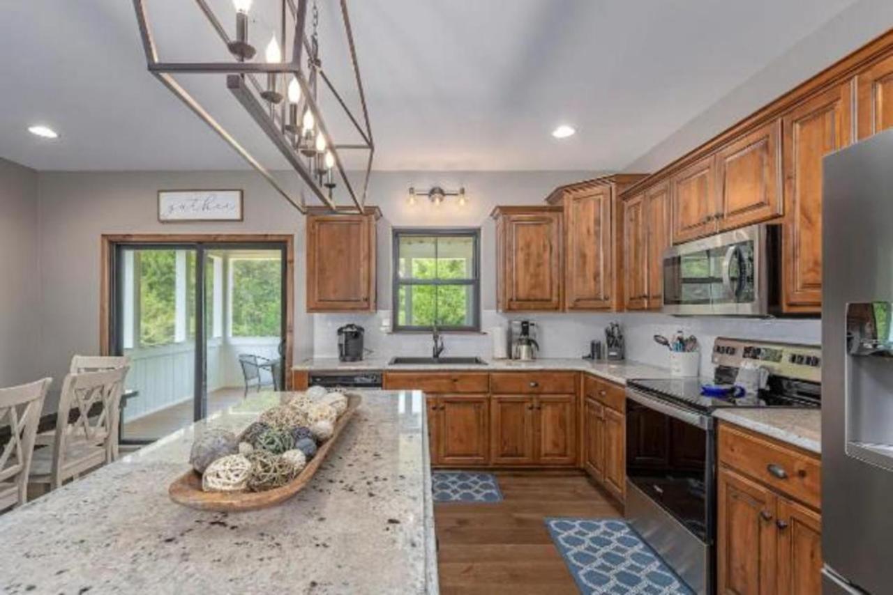 Spacious Home In Branson - 8 Bed, 6 Bath & Hot Tub هوليستر المظهر الخارجي الصورة