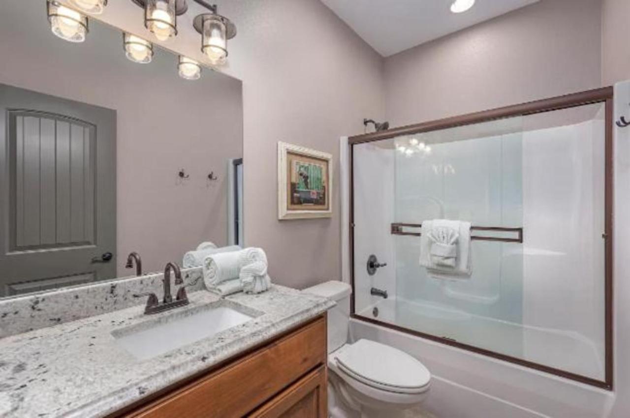 فيلا Premier Retreat With Hot Tub, Theater & Pool Table هوليستر المظهر الخارجي الصورة