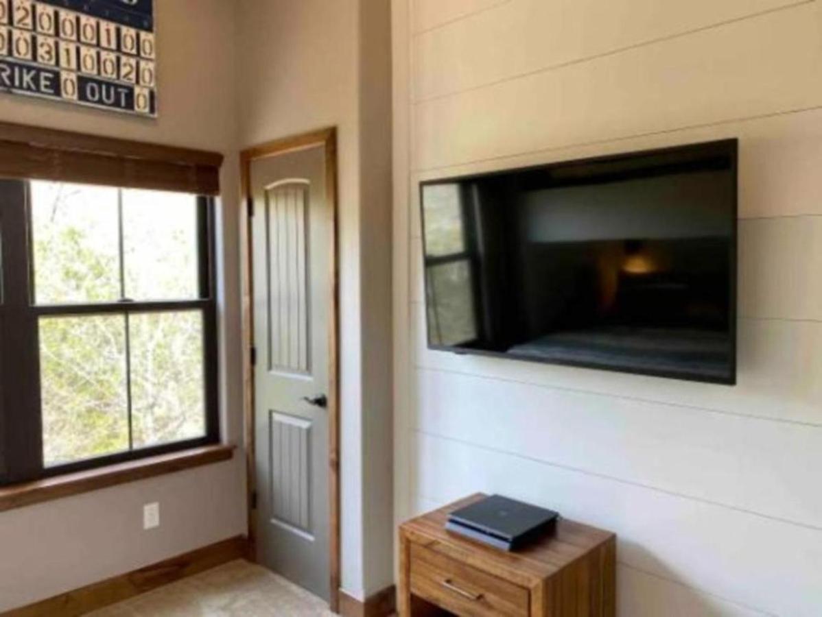فيلا Premier Retreat With Hot Tub, Theater & Pool Table هوليستر المظهر الخارجي الصورة