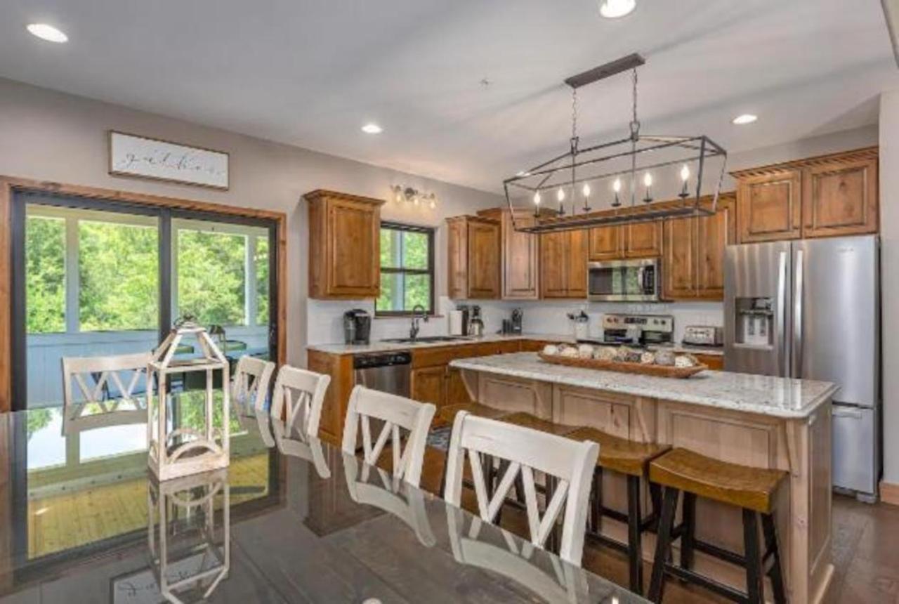 فيلا Premier Retreat With Hot Tub, Theater & Pool Table هوليستر المظهر الخارجي الصورة